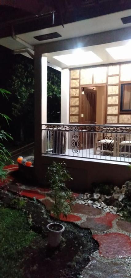 Albergue Banamboo Badian Exterior foto